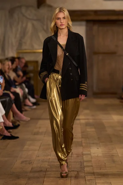 Look 21